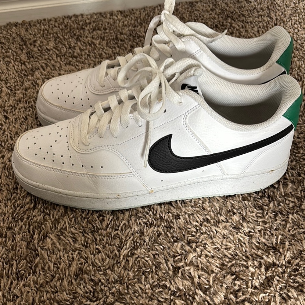 Nike White and Black Sneakers with Green Accent